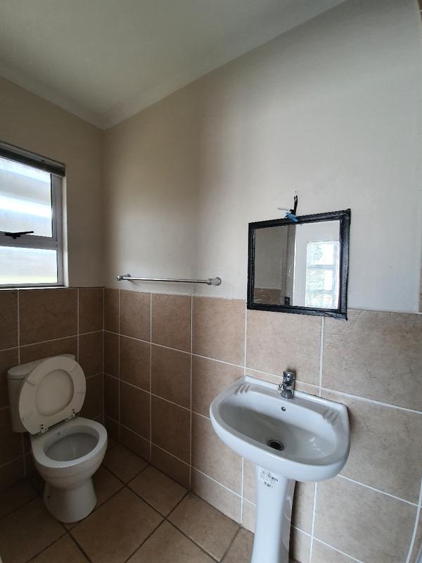 To Let 2 Bedroom Property for Rent in Kingswood Eastern Cape